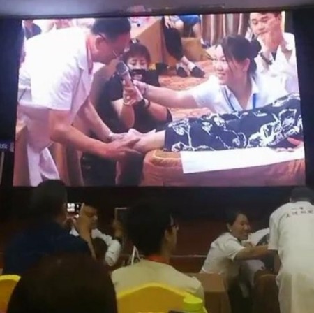 正骨圣手守初心 绝技传承济苍生 2025年度中医正骨行业楷模郜金元教授